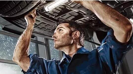 開(kāi)車(chē)省油技巧！教你用最少的油跑最遠(yuǎn)的路