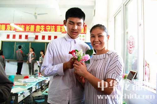 母親節(jié)，周口高中生這樣過！