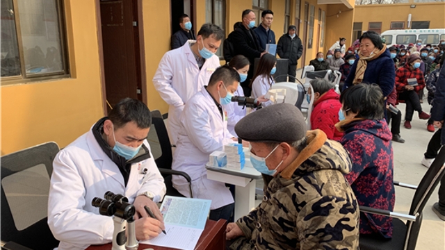 為民服務(wù)暖人心，送醫(yī)下鄉(xiāng)助健康